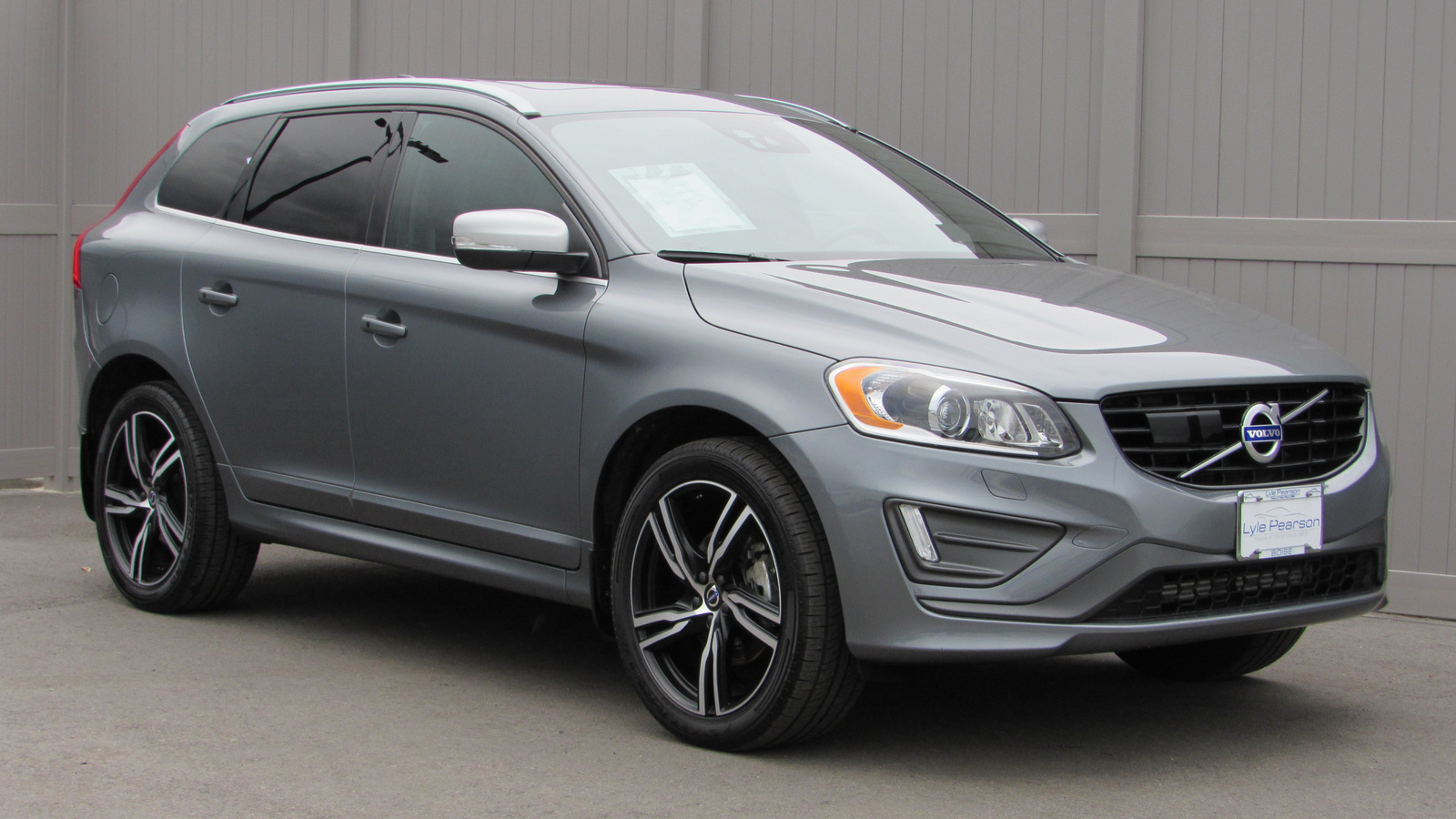 Pre-Owned 2017 Volvo XC60 T6 AWD R-Design Sport Utility in Boise ...